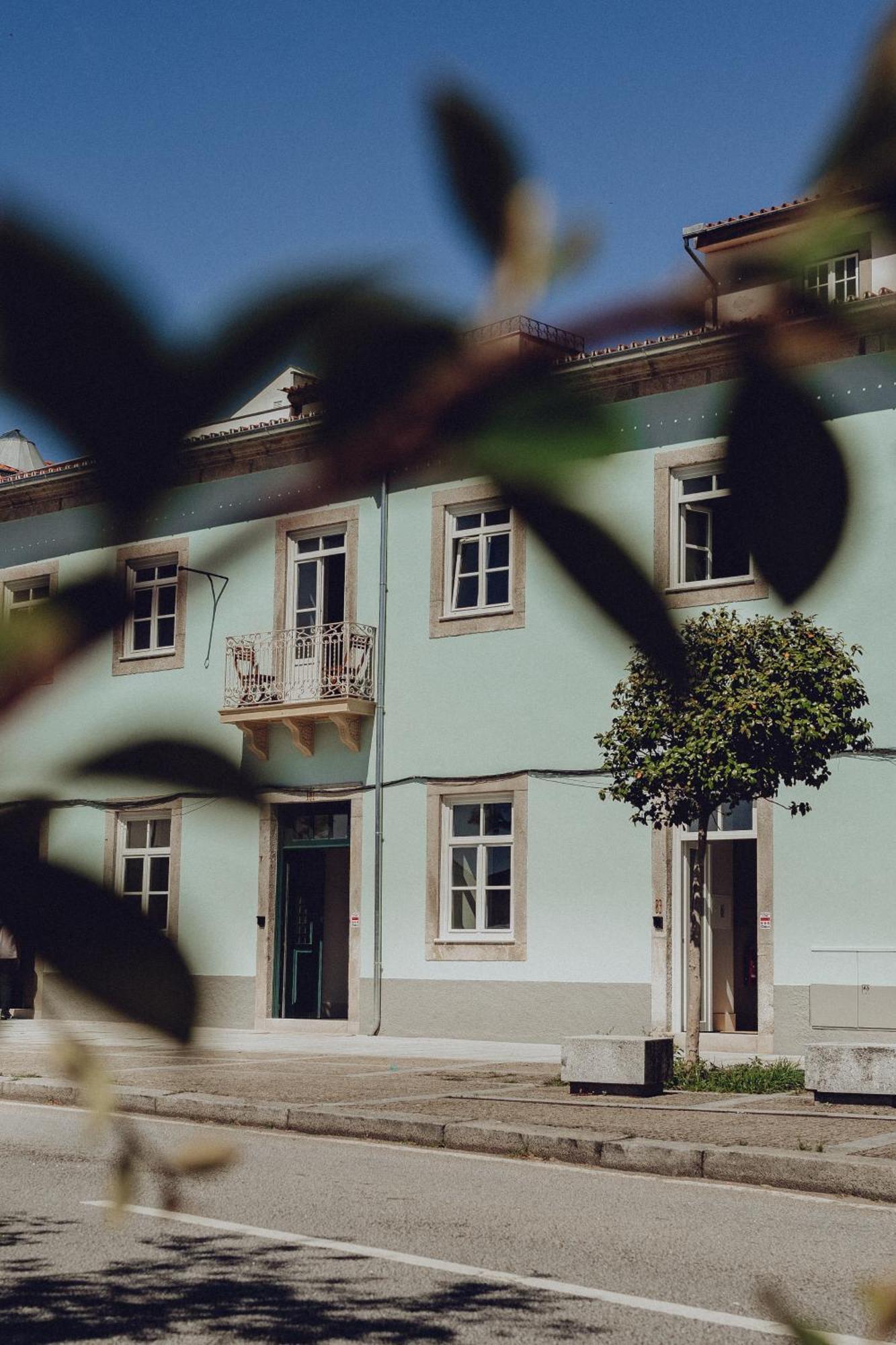 Gigantones Guesthouse Виана до Кастело Екстериор снимка