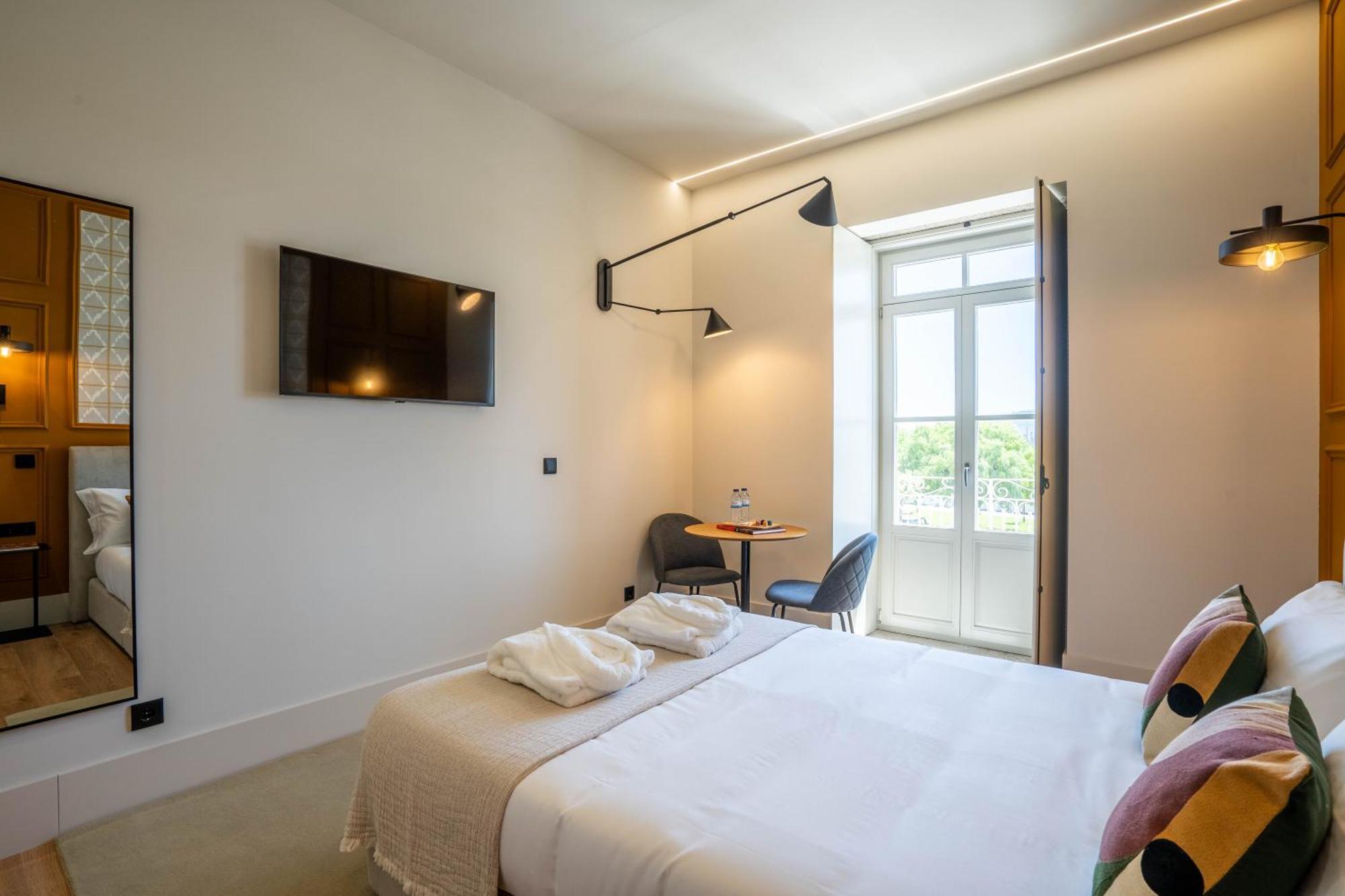 Gigantones Guesthouse Виана до Кастело Екстериор снимка