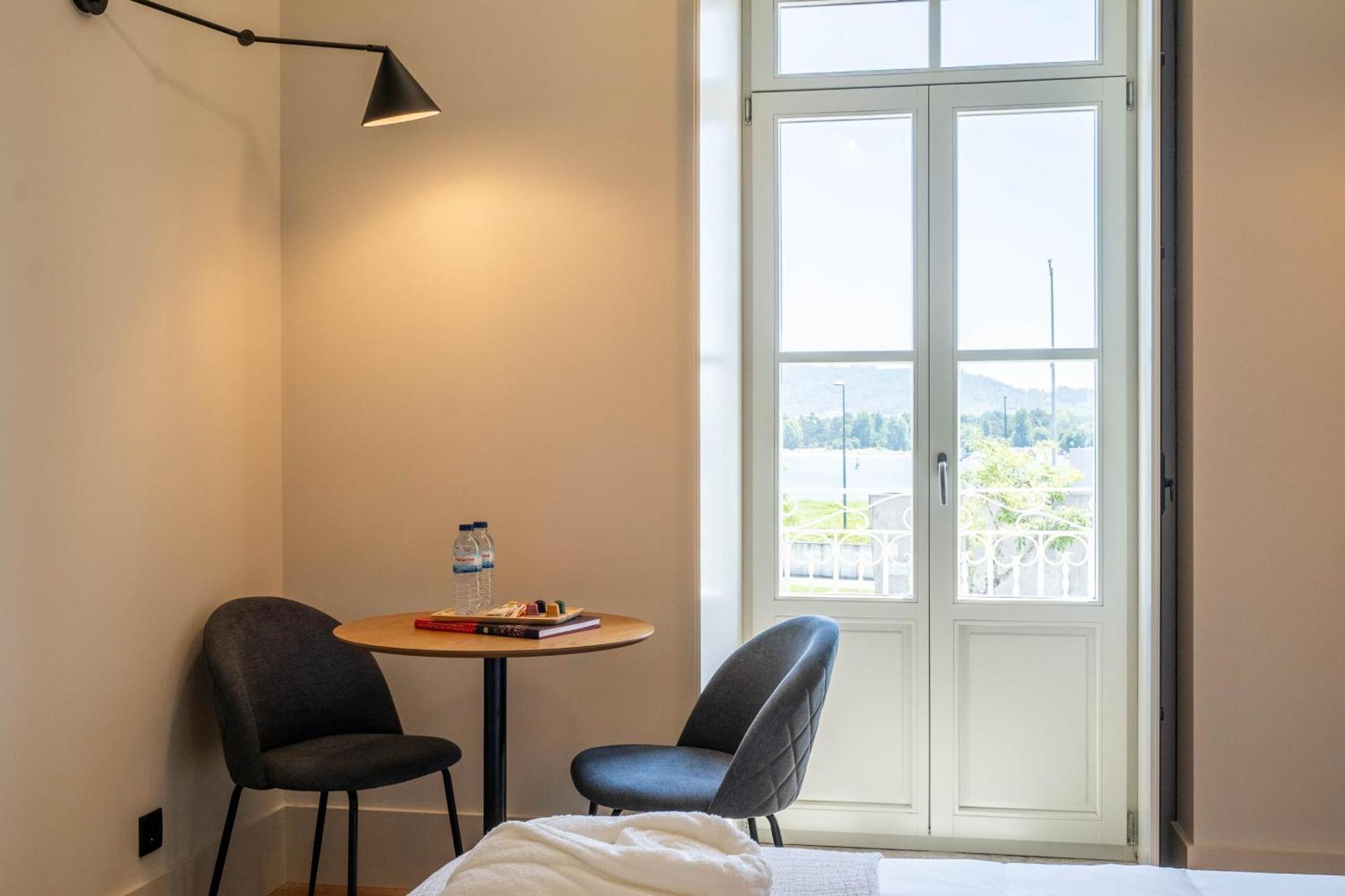 Gigantones Guesthouse Виана до Кастело Екстериор снимка