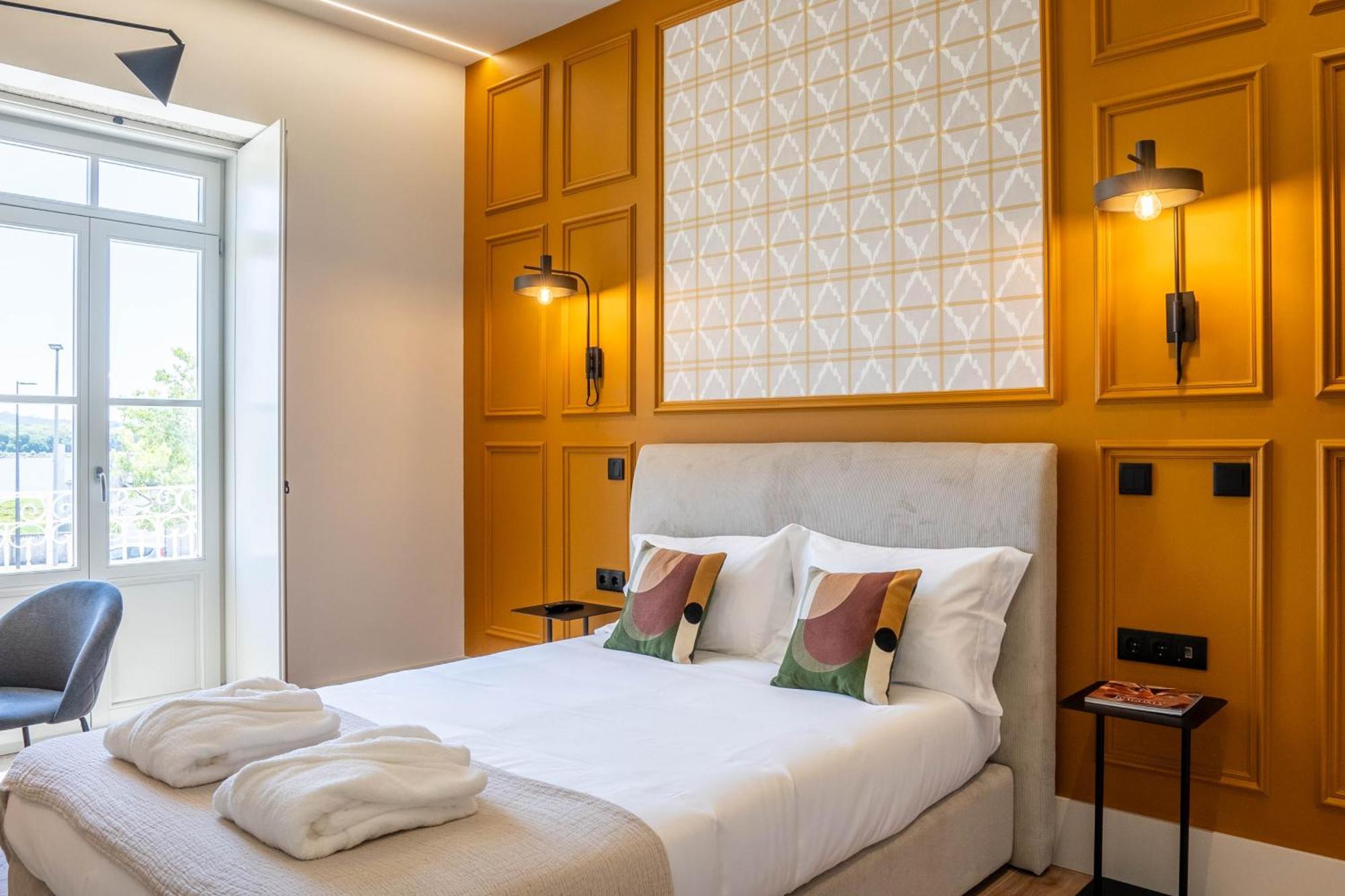 Gigantones Guesthouse Виана до Кастело Екстериор снимка