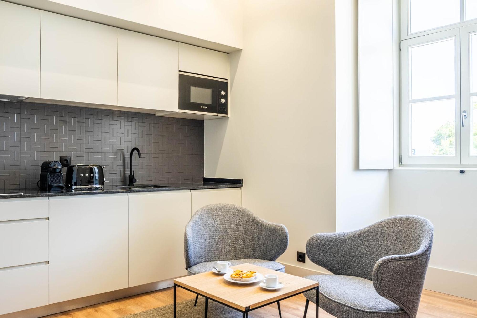 Gigantones Guesthouse Виана до Кастело Екстериор снимка